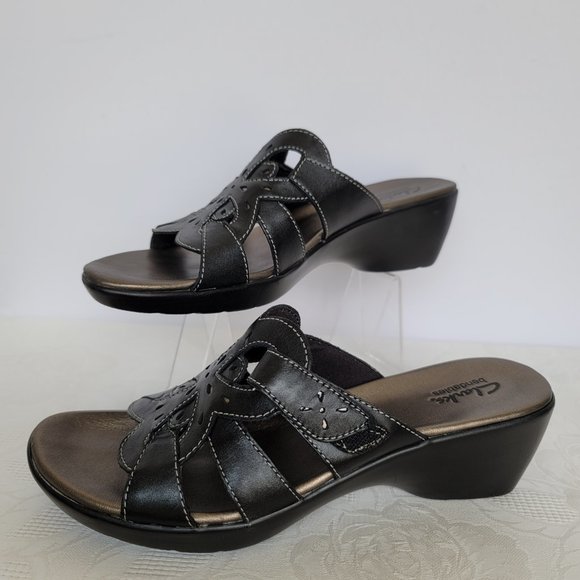 CLARKS Bendables Ella Art Leather Sandals- Black color- Women's Size 9.5M - Picture 10 of 13